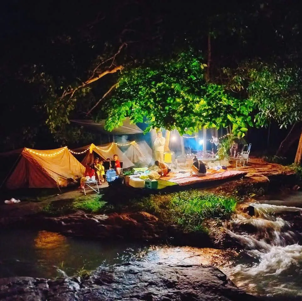 Khu Camping Thác Hoà Bình